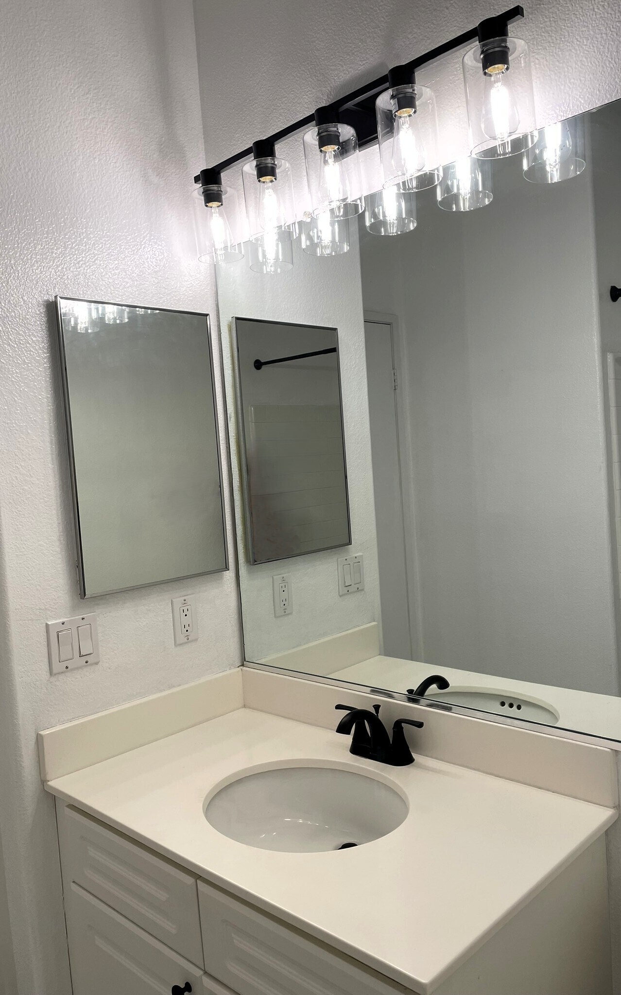 Guest Bathroom - 10776 Sabre Hill Dr