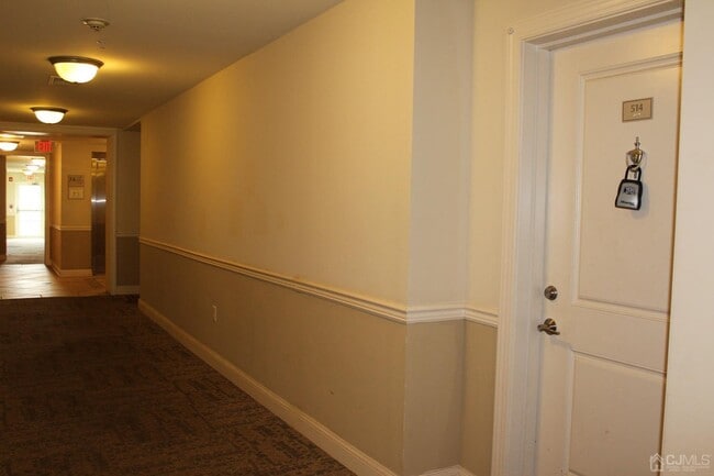 Building Photo - 514 Doral Ct