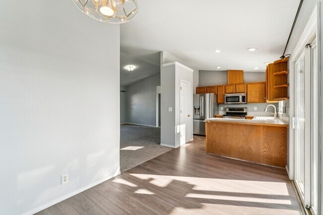 Building Photo - 7557 Arlington Dr