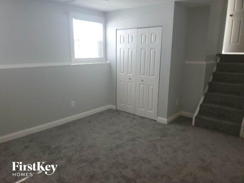 Building Photo - 4207 Edinburgh Dr