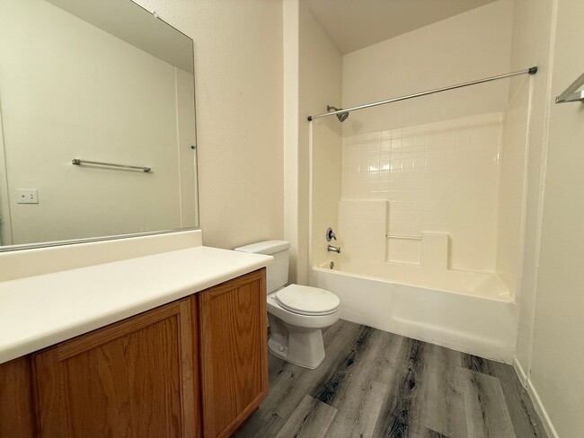 Building Photo - 813 Peachy Canyon Cir