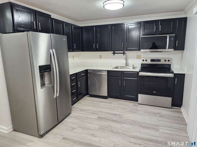 Building Photo - 109 Blackstone Vlg