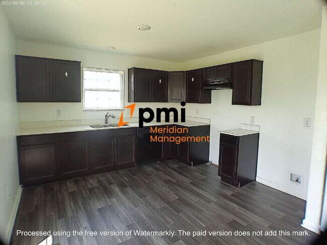 Building Photo - 1820 N Clearwater Dr