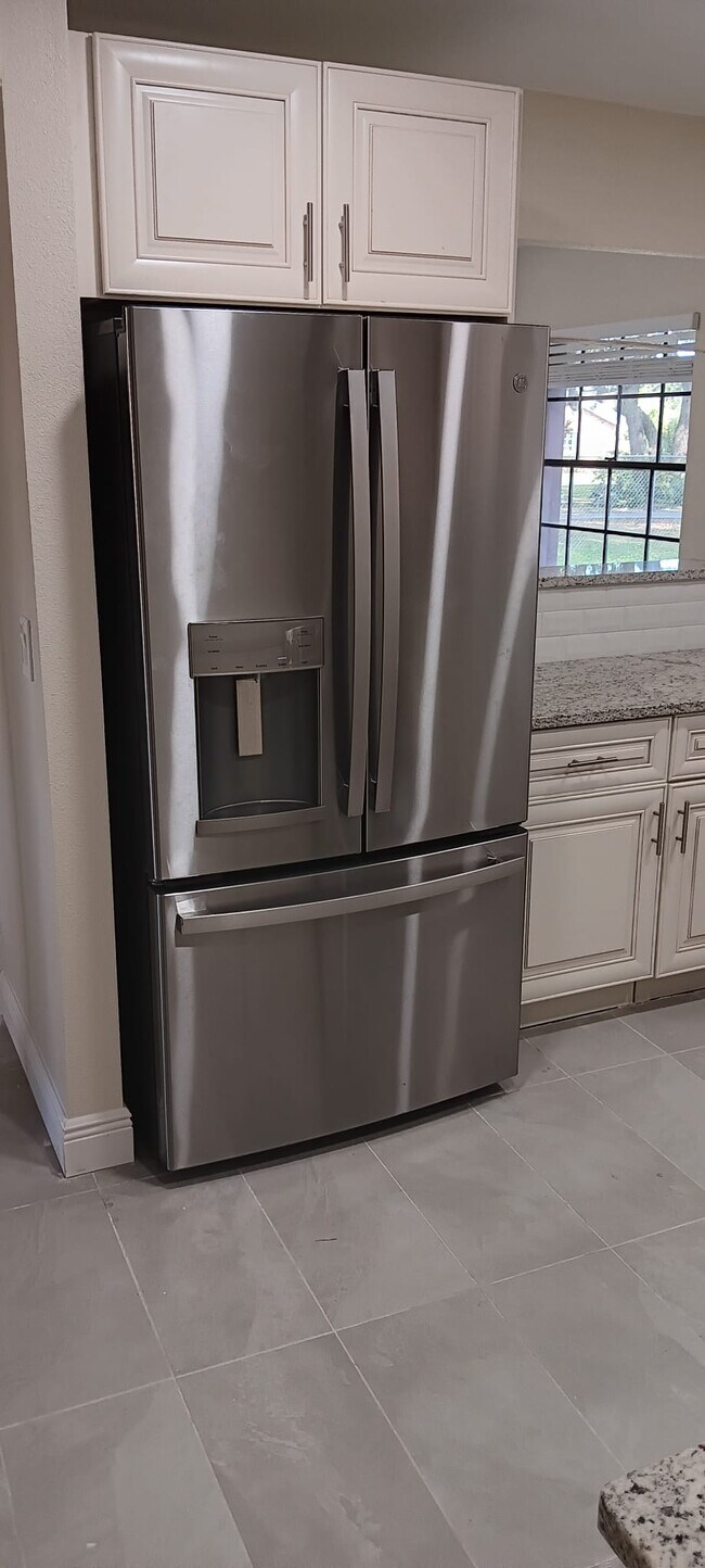 Building Photo - 3071 Simpson Rd