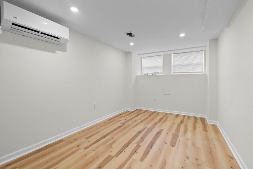 Building Photo - 2539 Saint Paul St