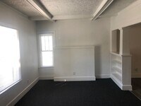 Building Photo - Lovely 3 bedroom 2 bathroom in St. Petersburg