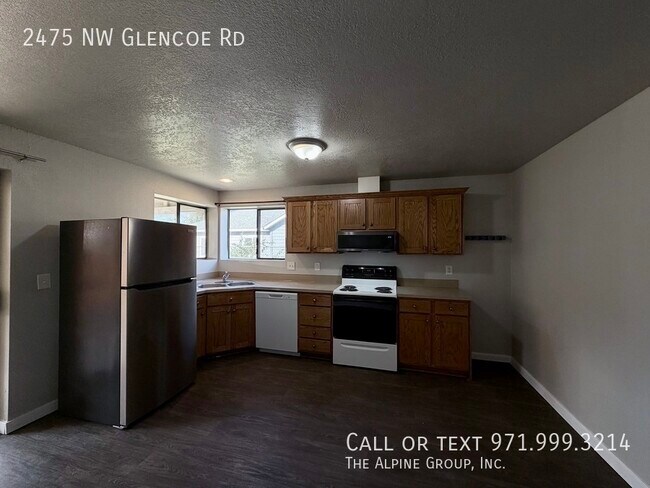 Building Photo - 2475 NW Glencoe Rd