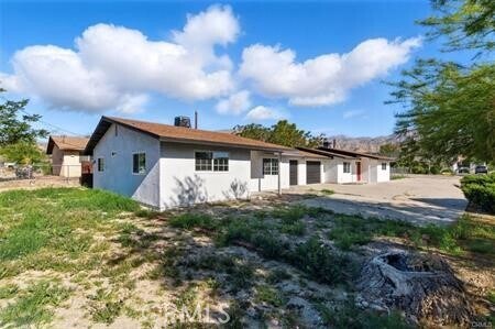 Building Photo - 49537 Rosella Dr
