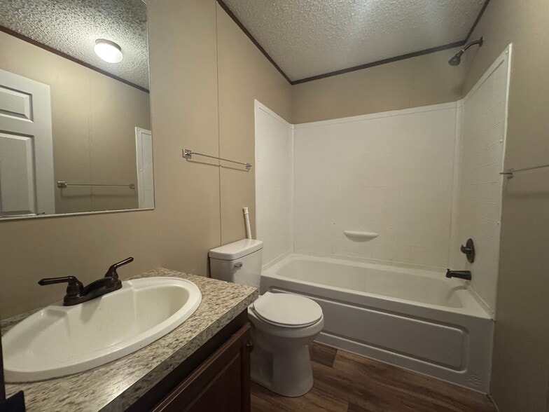 Building Photo - 4095 Geranium Ln