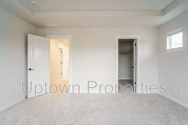 Building Photo - 16959 SW Leaf Ln