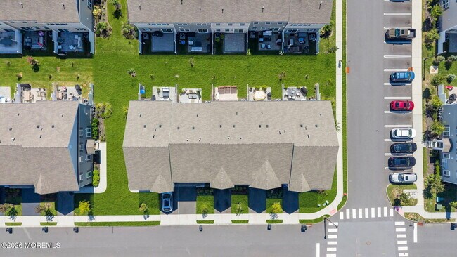 Building Photo - 22 Coburgh Dr