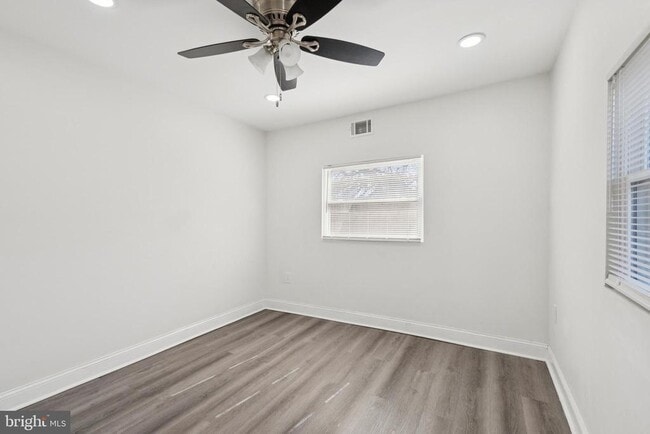 Building Photo - 746 Pine St