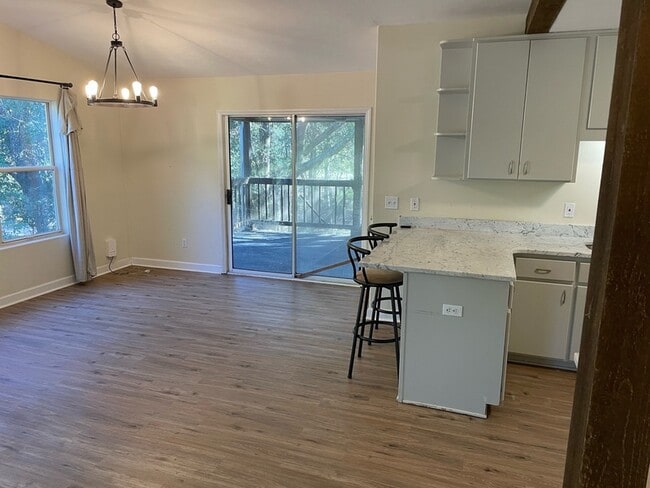 Building Photo - 1901 Faulk Dr