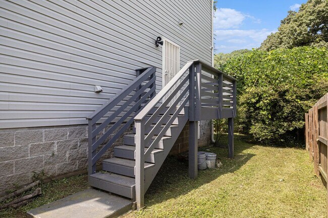 Building Photo - 1141 Moton Ave SW