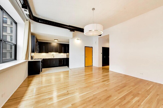 Building Photo - 1021 S State St