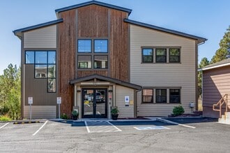 Building Photo - Commons at Sawmill