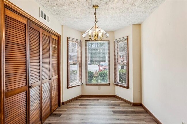 Building Photo - 1105 Booth Ct SW