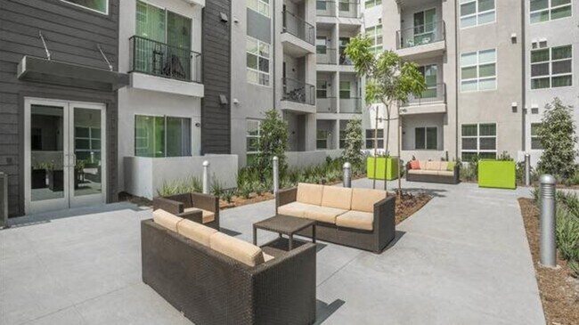 Building Photo - 5080 Camino Del Arroyo
