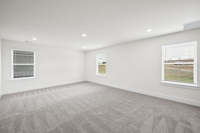 Building Photo - 3040 Poplar Farms Dr