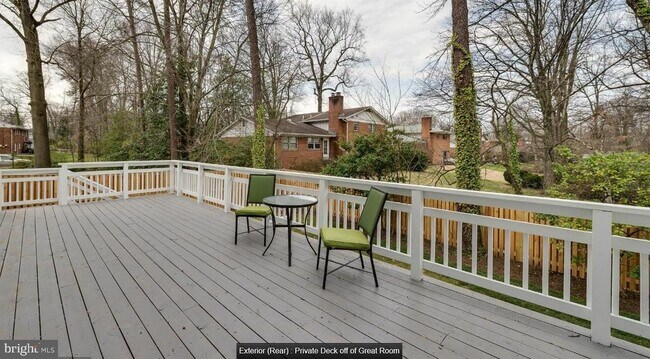 Building Photo - 9814 Fernwood Rd