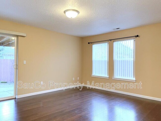 Building Photo - 15618 SE Caruthers Ct