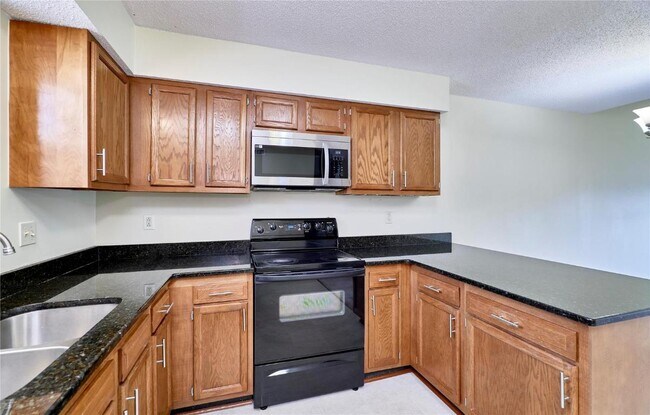 Building Photo - 2304 Yellowstone Park Ct
