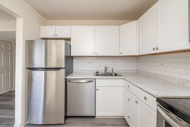 Building Photo - Charming Townhome in Hunters Mill – 3 Beds...