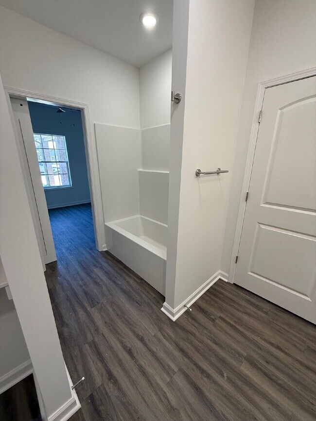 Building Photo - Brand New Luxury Condo - 2 Bedroom 2 Bathroom