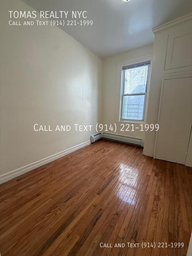 Building Photo - 776 E 233rd St