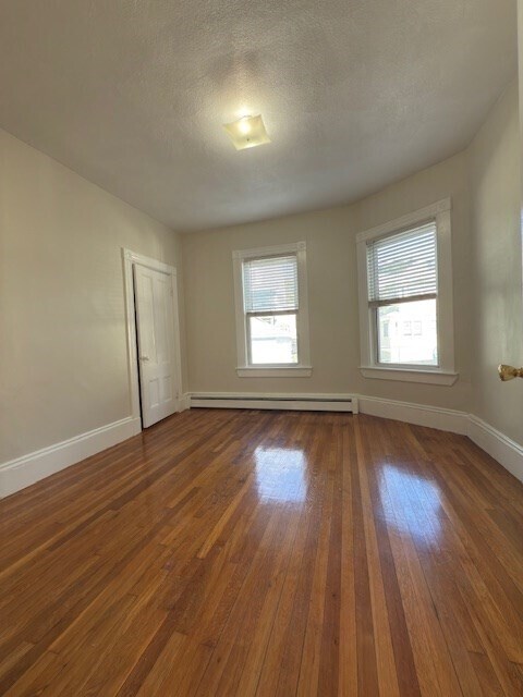 Building Photo - 115 Cedar St