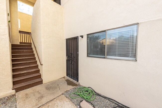 Building Photo - 309 Whispering Sands Ct SE