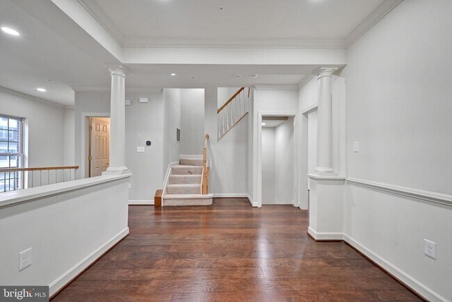 Building Photo - 14203 Plum Run Way