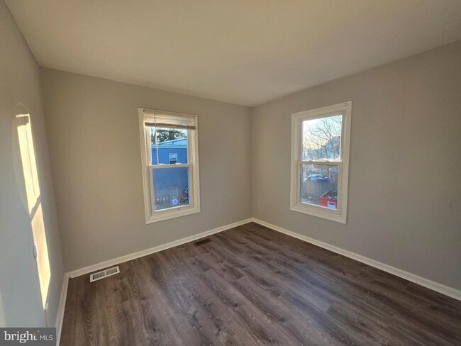 Building Photo - 110 N 4th St.