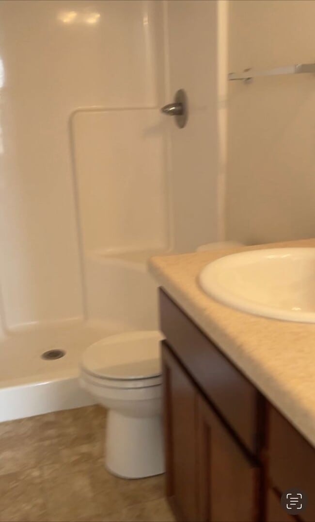 Building Photo - RANCH STYLE HOME - 4 Bed 2 Bath