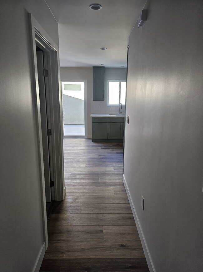 Building Photo - 11204 Sylvan St