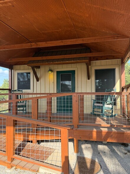 Building Photo - 11135 W Cave Cir