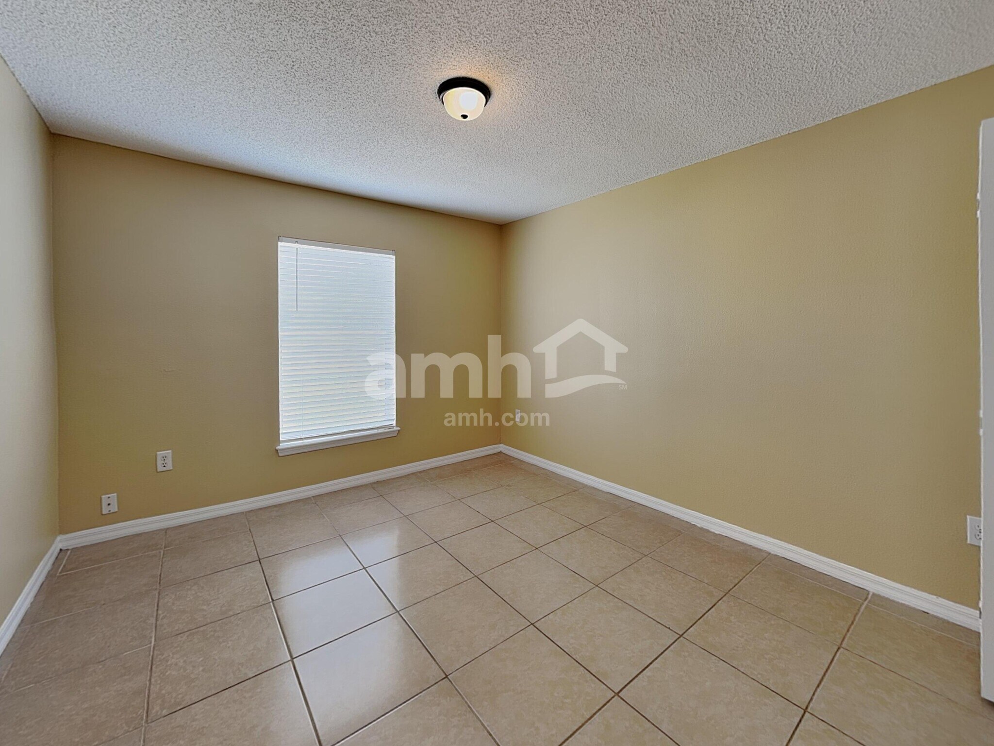 Building Photo - 950 Woodsong Way