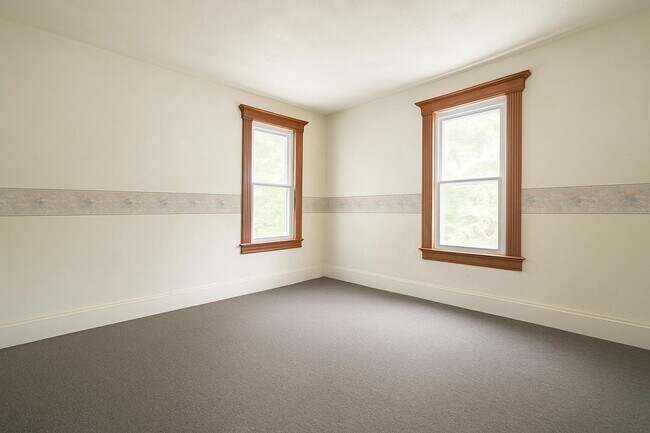 Building Photo - 409 Rowland St