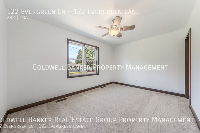 Building Photo - 122 Evergreen Ln