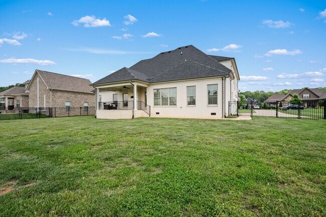 Building Photo - Luxury Home For Rent