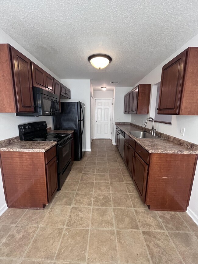 Building Photo - 206 N Bridgeport Dr