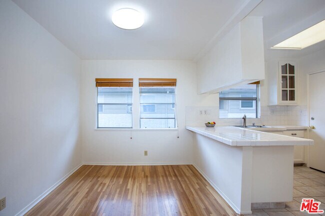 Building Photo - 3616 Kalsman Dr