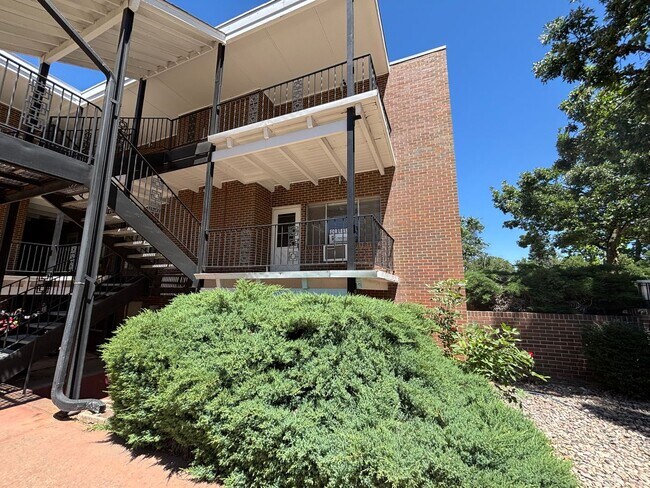 Building Photo - $200 Off First Month! Prime Fort Collins Location – 2 Bedroom Apartment Available Now