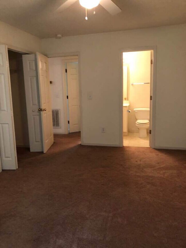 Building Photo - 108 Pine Ridge Ln