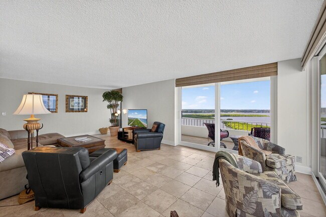 Building Photo - 5550 N Ocean Dr