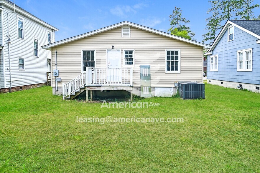 Building Photo - 713B Hillcrest Ave