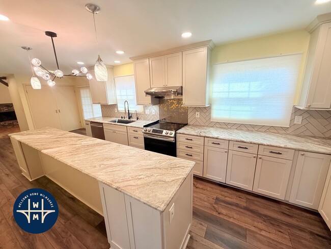Building Photo - 14955 W Fenway Dr