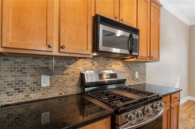 Building Photo - 267 Carlyle Park Dr