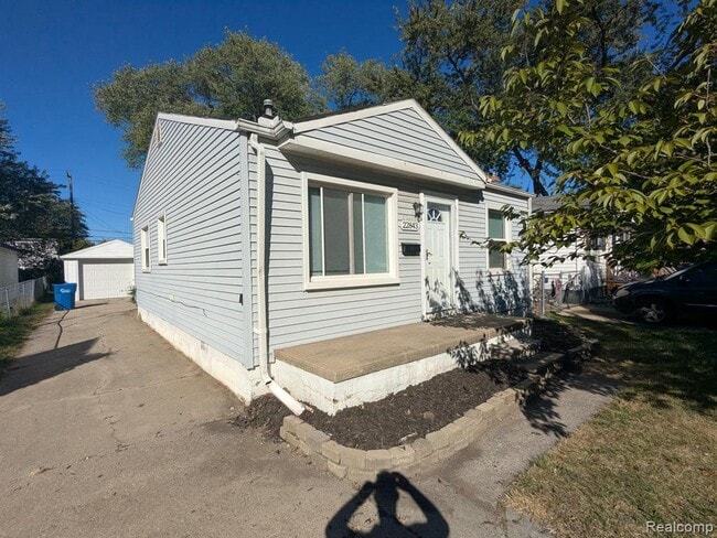 Building Photo - 22843 Heussner Ave