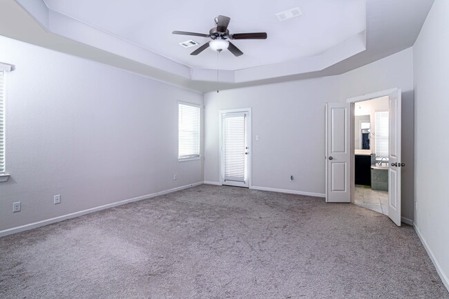 Building Photo - 3623 Carlsbad Way